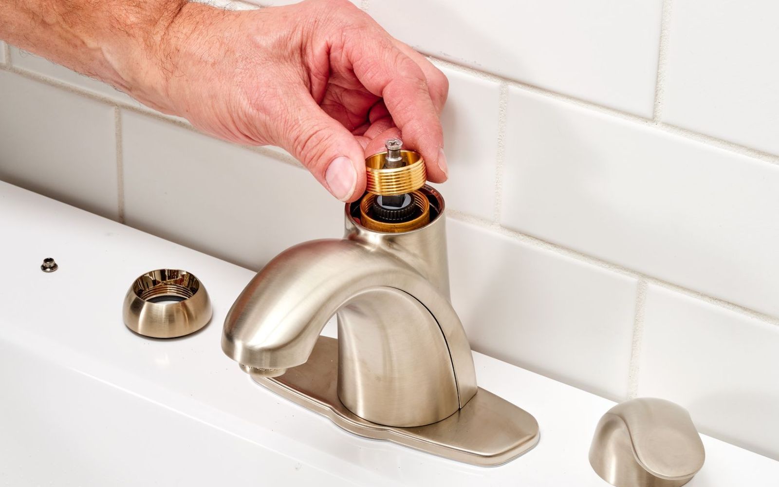Kitchen Faucet Replacement & Upgrade Contractors