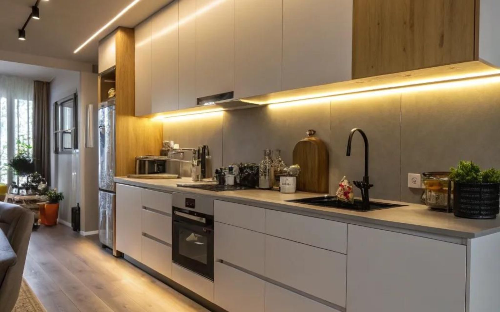 Modern & Custom Kitchen Ceiling Lighting Solutions