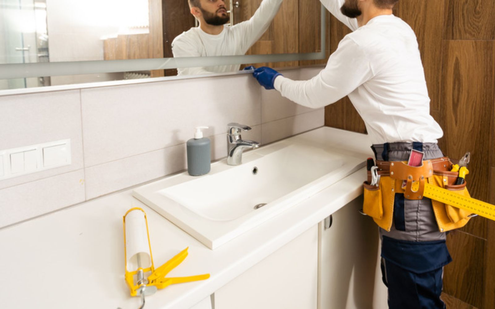 Bathroom Mirror Replacement & Upgrade Contractors