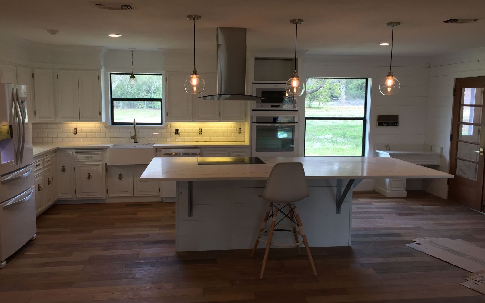 Modern & Custom Kitchen Cooktop Installation