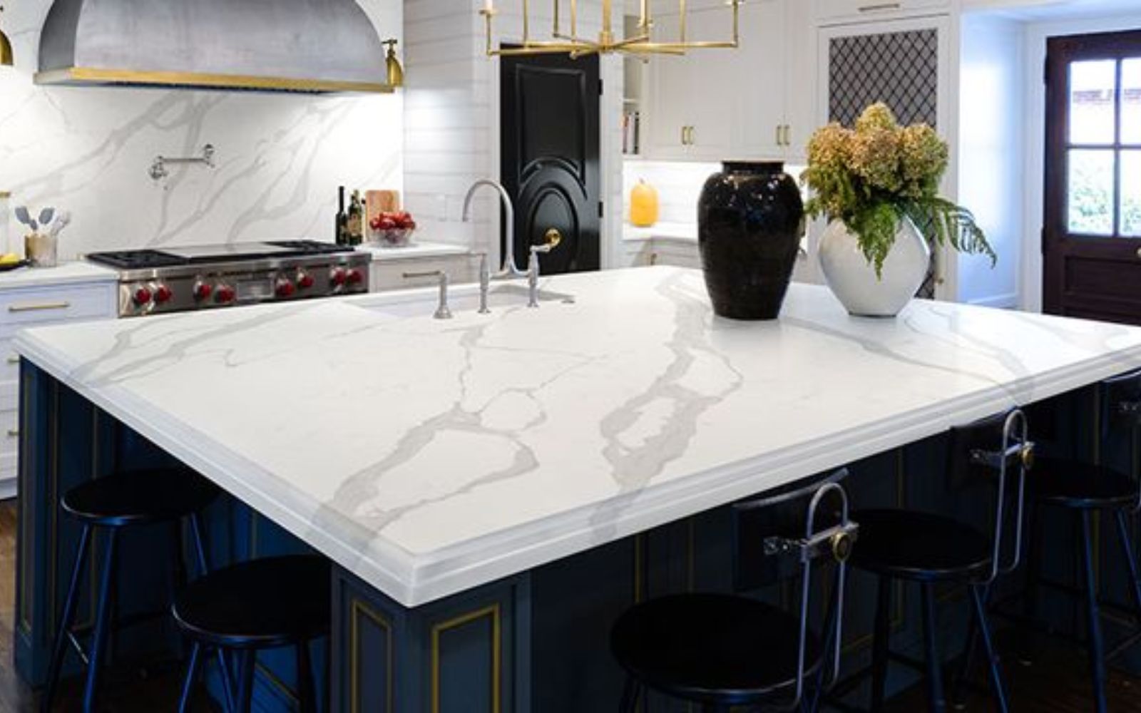 Custom Quartz Kitchen Countertops